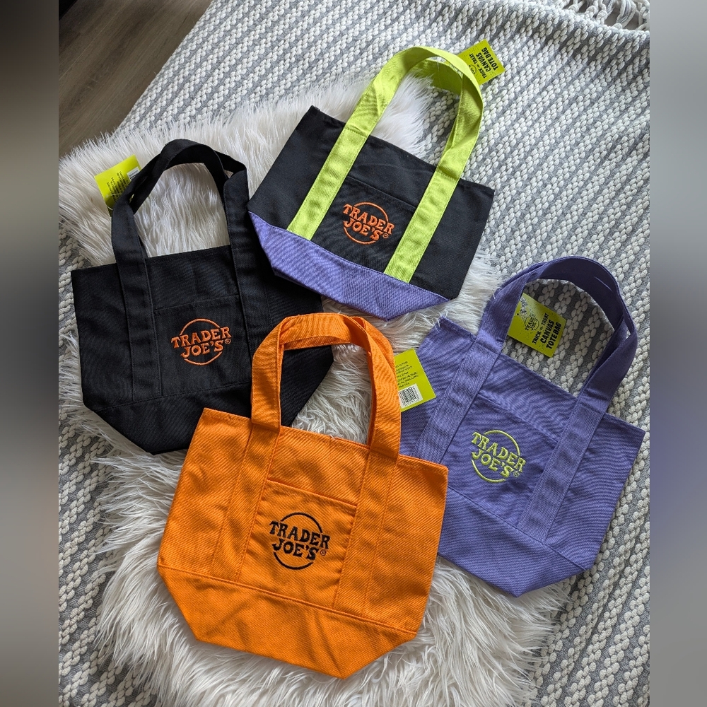 Trader Joe's Trick Or Treat Mini Tote Bags Set